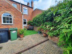 Photo 1- click for photo gallery